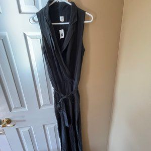 GAP Sleeveless V Neck Jumpsuit